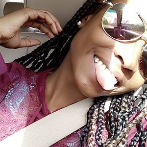 Meet your Posher, Simone